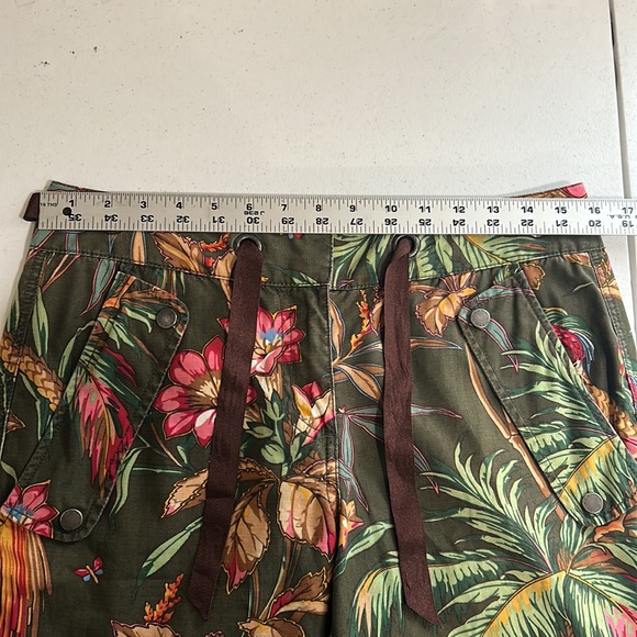 Tommy Hilfiger Olive Green & Tropical Floral Print Cropped Pants, Size 6 - Picture 8 of 10